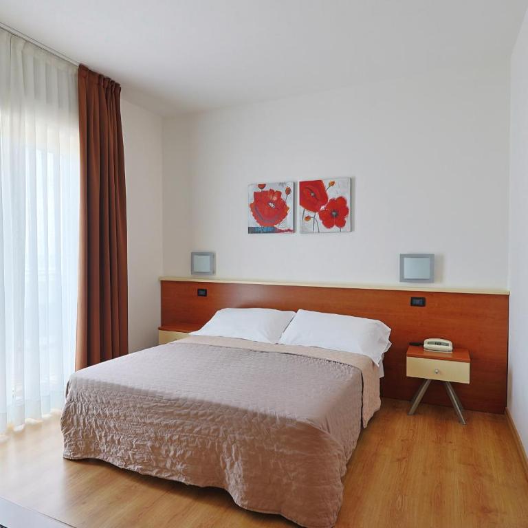 Hotel Levante - Camera Matrimoniale con Balcone e Vista Mare - 7
