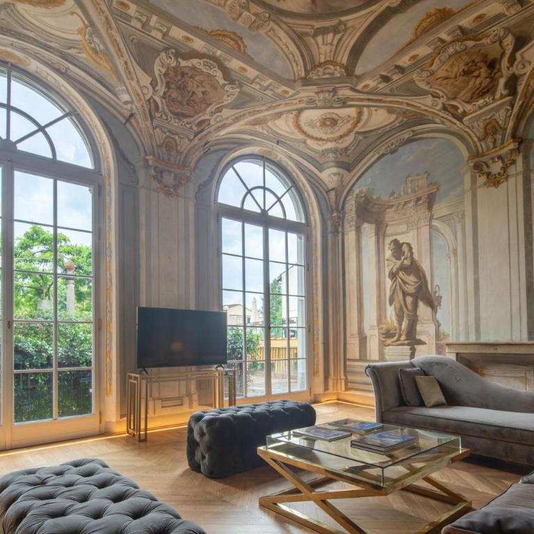 Historic Frescoes Apartment - Three-Bedroom Apartment - 6