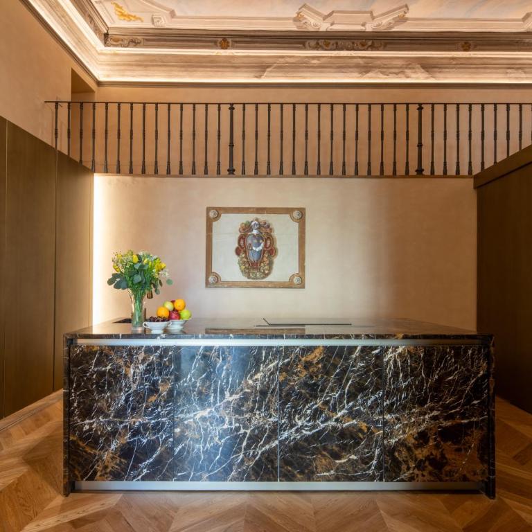 Historic Frescoes Apartment - Three-Bedroom Apartment - 20
