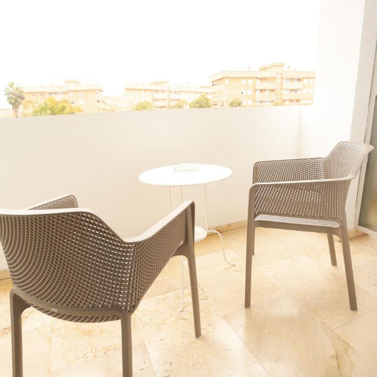 Hotel Oasis - Habitación Doble con balcón y aparcamiento - 1 o 2 camas - 3