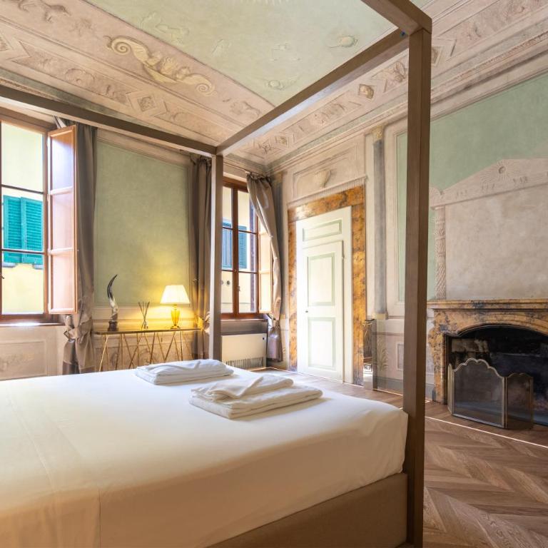 Historic Frescoes Apartment - Three-Bedroom Apartment - 27