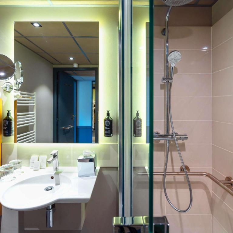 Le Splendid Hotel Lac D'Annecy - Handwritten Collection - Deluxe Double Room with Terrace - Lake Side - 9