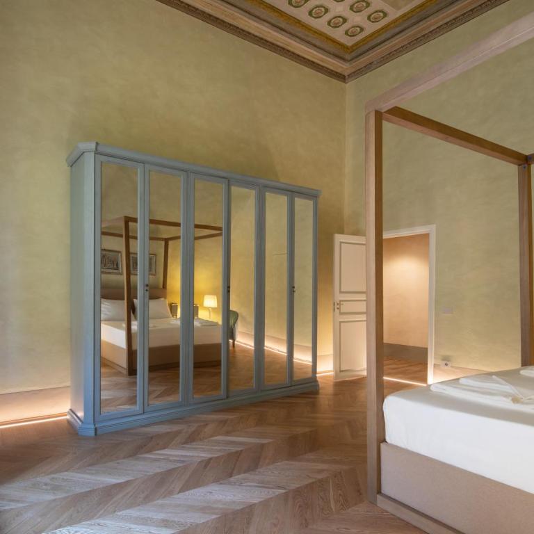 Historic Frescoes Apartment - Three-Bedroom Apartment - 36