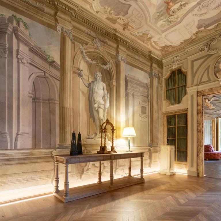 Historic Frescoes Apartment - Three-Bedroom Apartment - 50