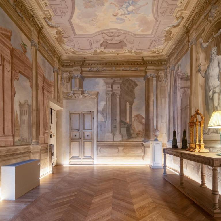 Historic Frescoes Apartment - Three-Bedroom Apartment - 51