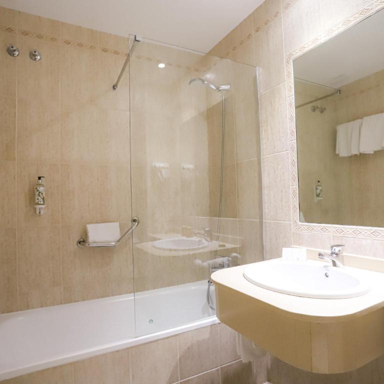 Hotel Oasis - Habitación Doble con balcón - 3