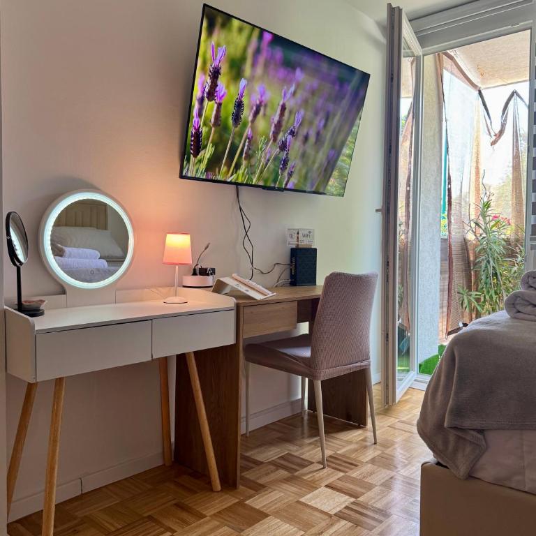 Rose Nest Airport Apartment - Self Check-In - Free parking - Apartman - 3