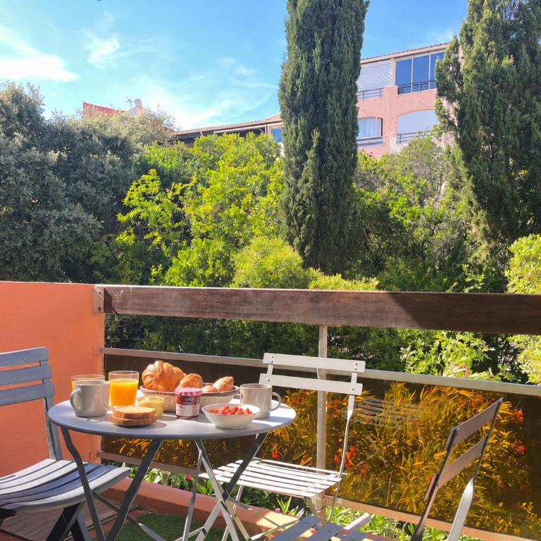 Studio La Désirade clim, wifi, proche port, balcon - Appartement 1 Chambre - 2