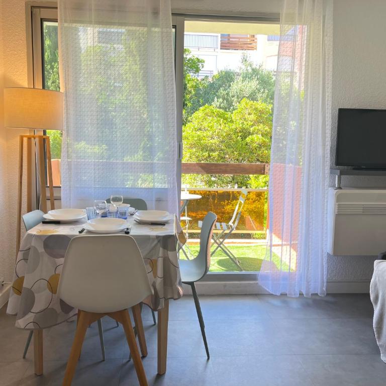 Studio La Désirade clim, wifi, proche port, balcon - Appartement 1 Chambre - 3