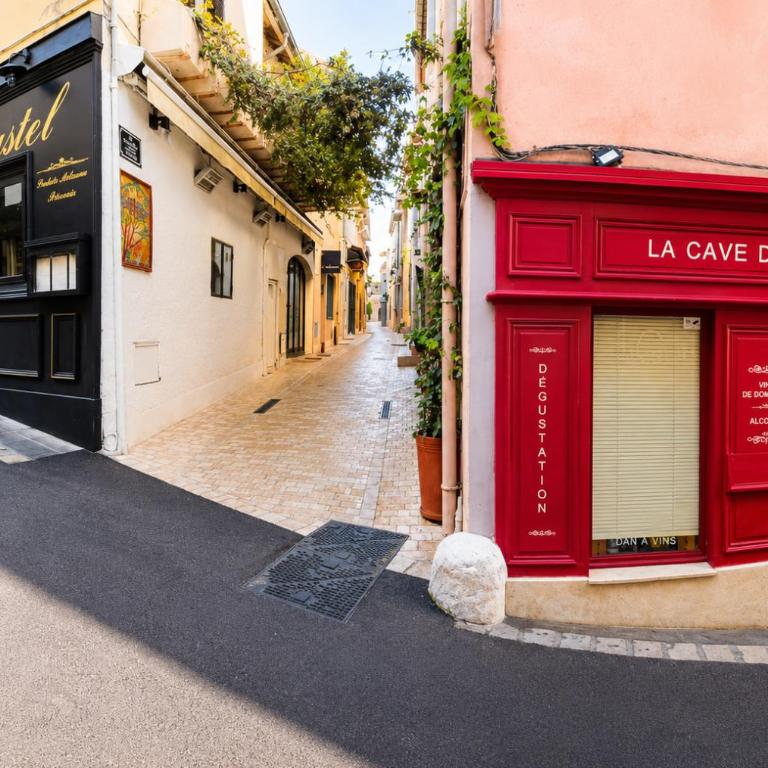 Beautifully Bright Apartment in Old Town Saint-Tropez - Studio - 13