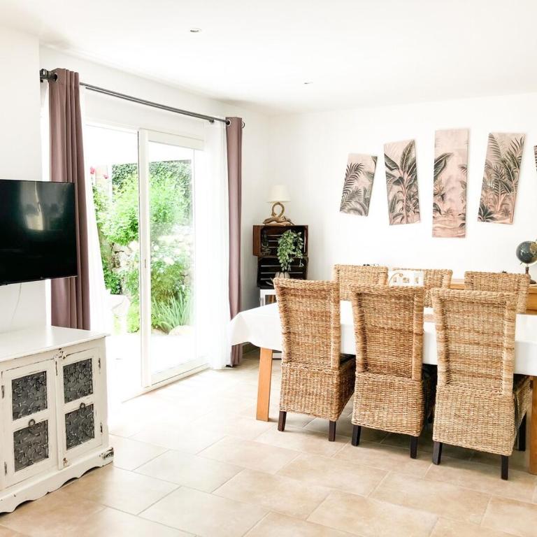 Charmante Villa avec Piscine Jardin et BBQ à 30min de Nice - Villa con 2 Camere da Letto - 7