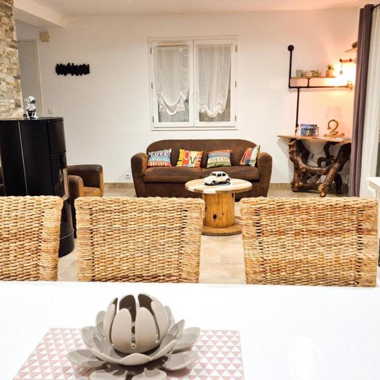 Charmante Villa avec Piscine Jardin et BBQ à 30min de Nice - Villa con 2 Camere da Letto - 17