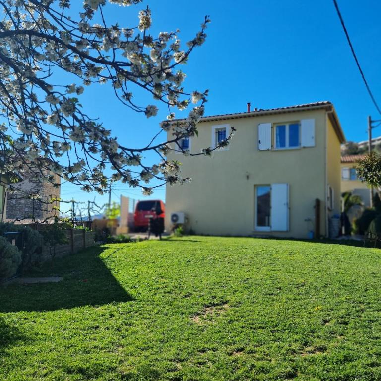 Charmante Villa avec Piscine Jardin et BBQ à 30min de Nice - Villa con 2 Camere da Letto - 24