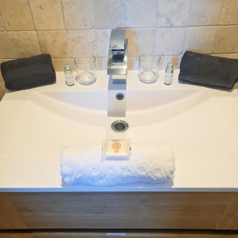 Charmante Villa avec Piscine Jardin et BBQ à 30min de Nice - Villa con 2 Camere da Letto - 33