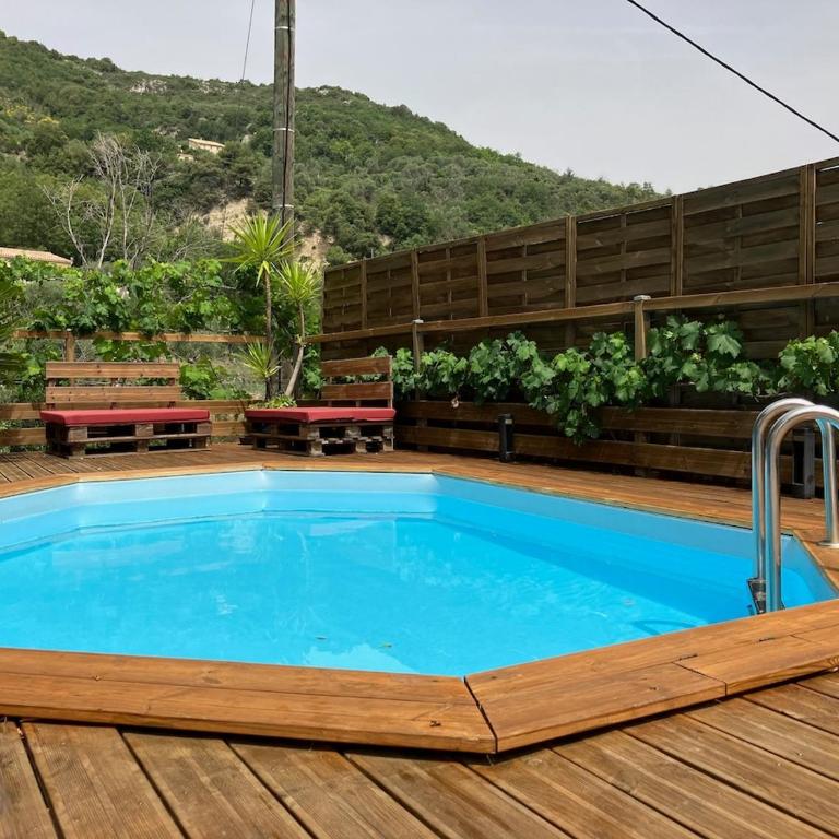 Charmante Villa avec Piscine Jardin et BBQ à 30min de Nice - Villa con 2 Camere da Letto - 4