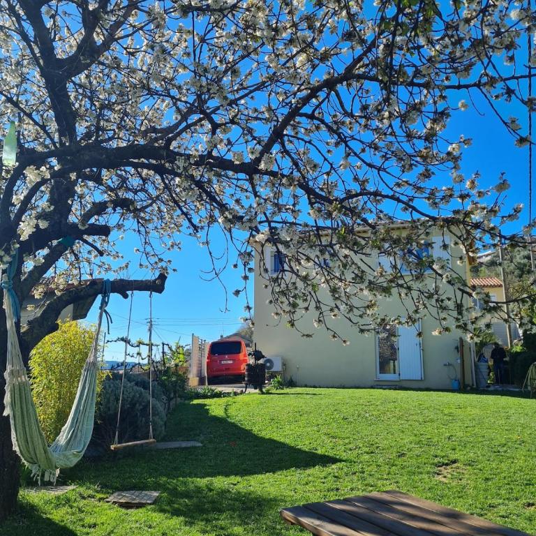 Charmante Villa avec Piscine Jardin et BBQ à 30min de Nice - Villa con 2 Camere da Letto - 34