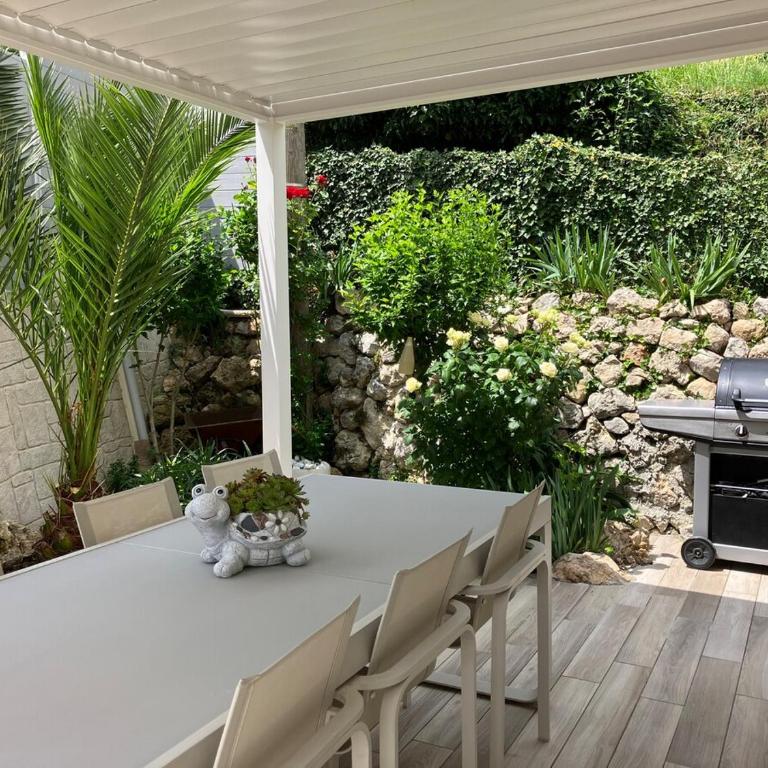 Charmante Villa avec Piscine Jardin et BBQ à 30min de Nice - Villa con 2 Camere da Letto - 41