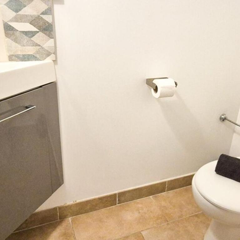 Charmante Villa avec Piscine Jardin et BBQ à 30min de Nice - Villa con 2 Camere da Letto - 44