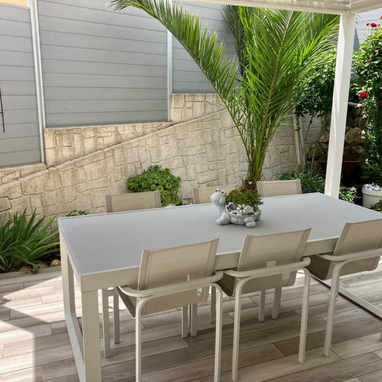 Charmante Villa avec Piscine Jardin et BBQ à 30min de Nice - Villa con 2 Camere da Letto - 6