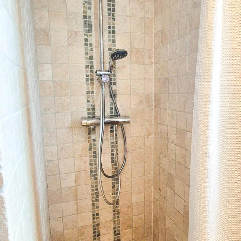 Charmante Villa avec Piscine Jardin et BBQ à 30min de Nice - Villa con 2 Camere da Letto - 46
