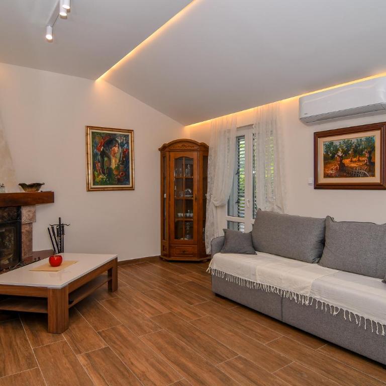 Guest house Šebelj - Two-Bedroom Deluxe Apartment with Balcony - 20