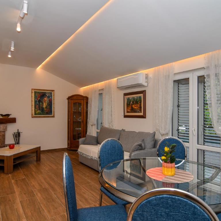 Guest house Šebelj - Two-Bedroom Deluxe Apartment with Balcony - 25