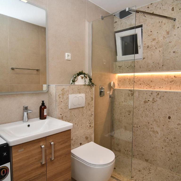 Guest house Šebelj - Two-Bedroom Deluxe Apartment with Balcony - 35