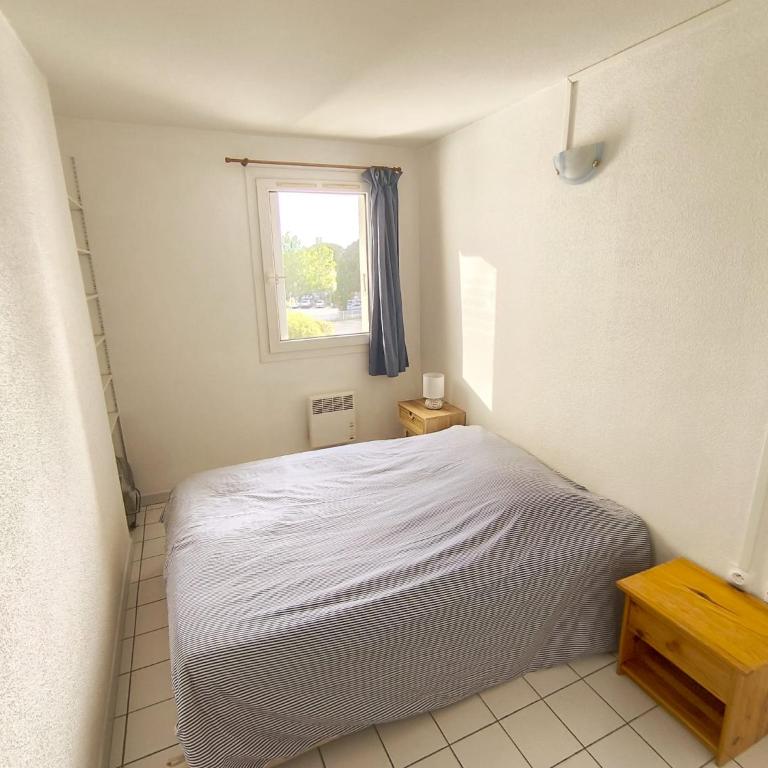 T2 pour 2-4pers, calme en résidence avec terrasse et parking privé à Port-Camargue - Apartamento de 1 dormitorio - 10