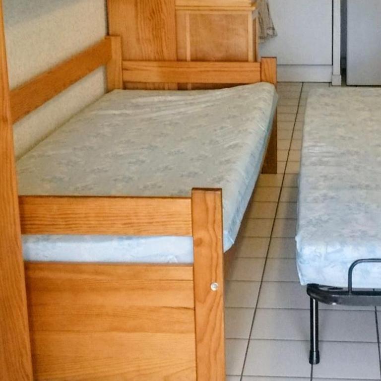 T2 pour 2-4pers, calme en résidence avec terrasse et parking privé à Port-Camargue - Apartamento de 1 dormitorio - 9