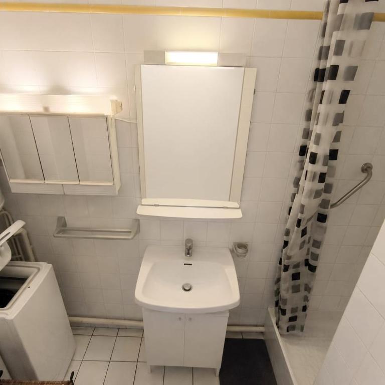 T2 pour 2-4pers, calme en résidence avec terrasse et parking privé à Port-Camargue - Apartamento de 1 dormitorio - 11