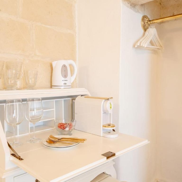 Elegant Comfort in the Historic Center-Palazzo Principessa - Camera Matrimoniale Piccola - 10