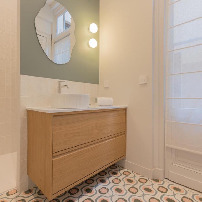 Luxueux Appartement - Hyper Centre - Climatisation - Balcon - Deluxe Apartment mit 3 Schlafzimmern - 13