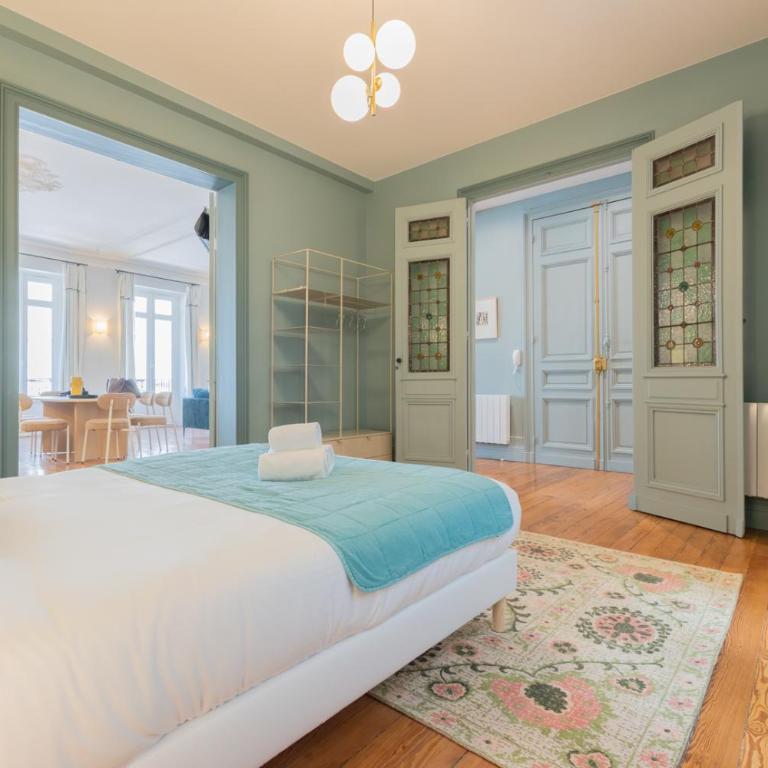 Luxueux Appartement - Hyper Centre - Climatisation - Balcon - Deluxe Apartment mit 3 Schlafzimmern - 10