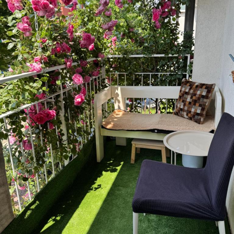 Rose Nest Airport Apartment - Self Check-In - Free parking - Apartman - 5