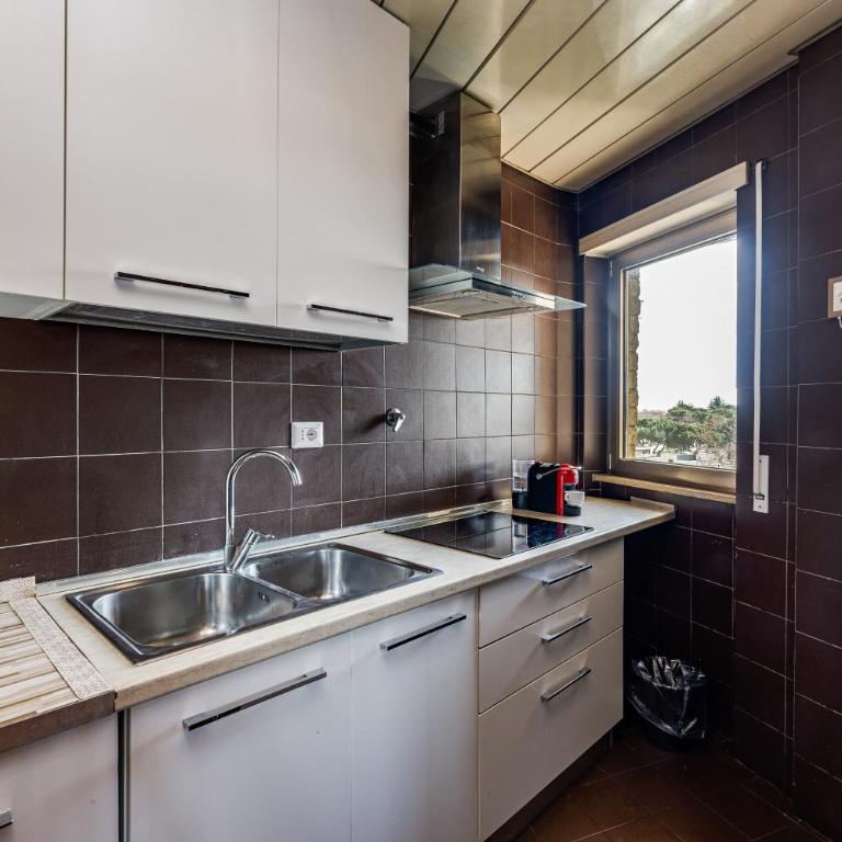 Bright Apartment with View and Parking - Two-Bedroom Apartment - 5