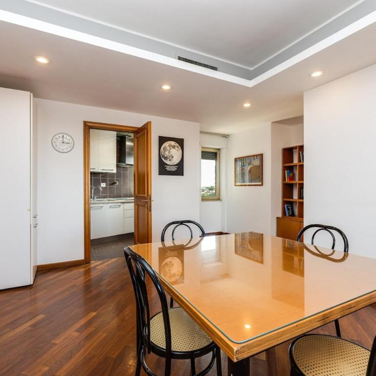 Bright Apartment with View and Parking - Two-Bedroom Apartment - 25