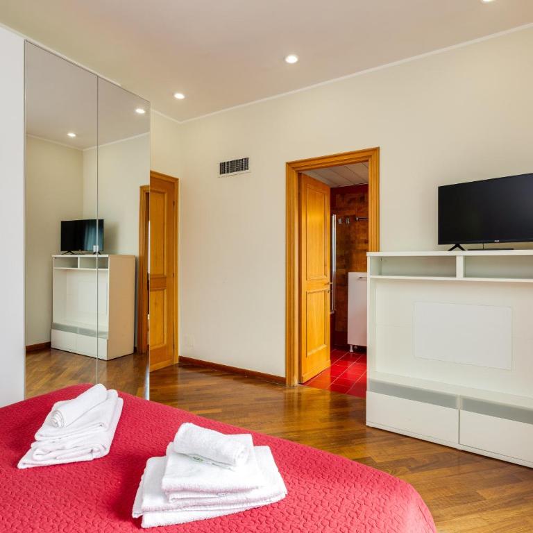 Bright Apartment with View and Parking - Two-Bedroom Apartment - 45