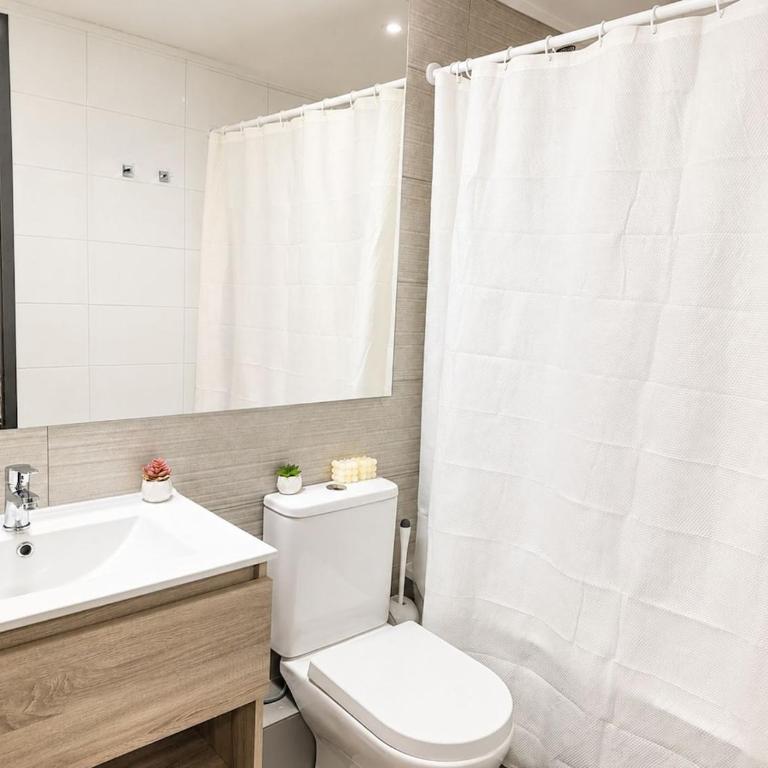 Depto Moderno 2D, a pasos del Metro Ñuble con Piscina & Coworking - Two-Bedroom Apartment - 2