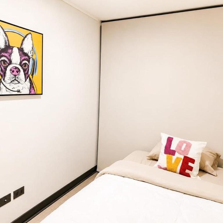 Depto Moderno 2D, a pasos del Metro Ñuble con Piscina & Coworking - Two-Bedroom Apartment - 24