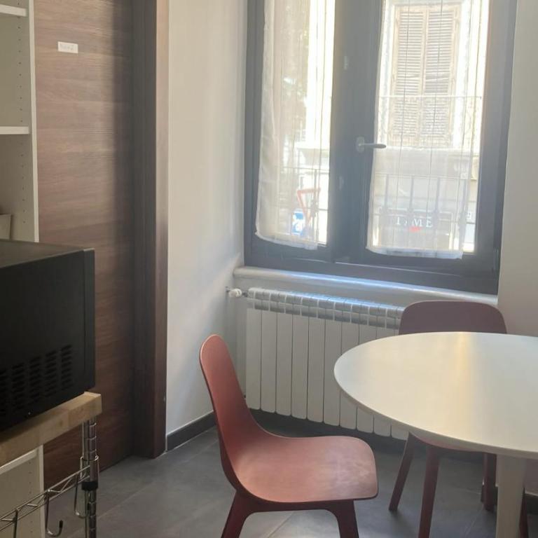 Porta Susa Rooms - Double Room with Shared Bathroom - 8