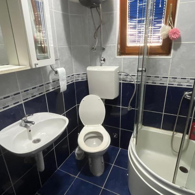 Guest House Lalic - Three-Bedroom Apartment - 5