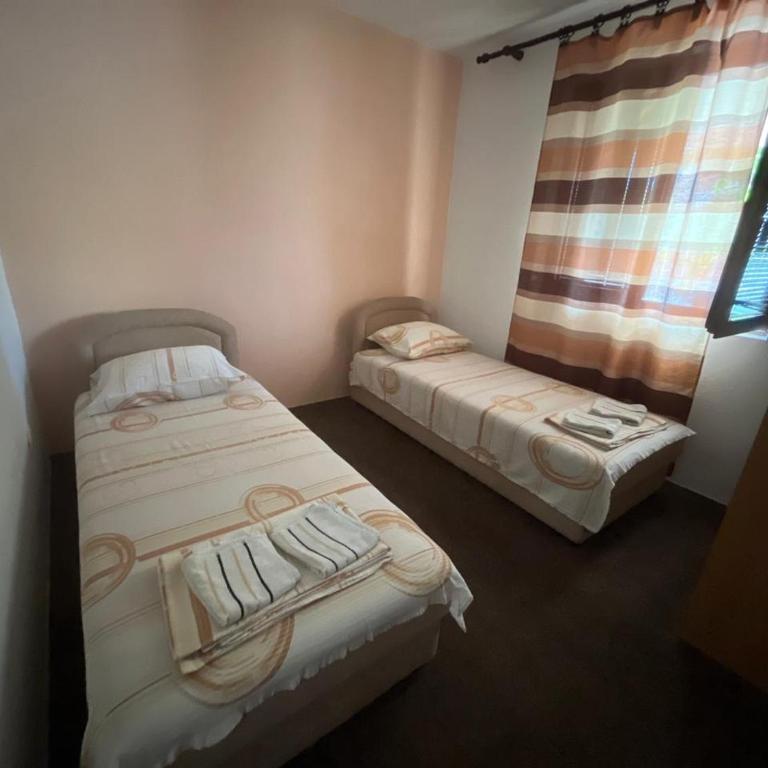 Guest House Lalic - Three-Bedroom Apartment - 7