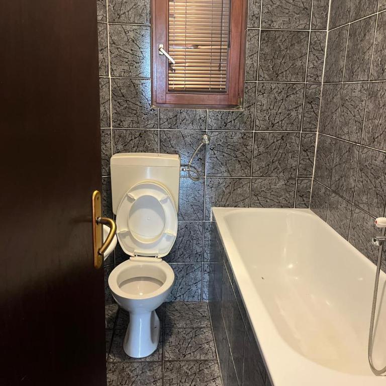 Guest House Lalic - Three-Bedroom Apartment - 9