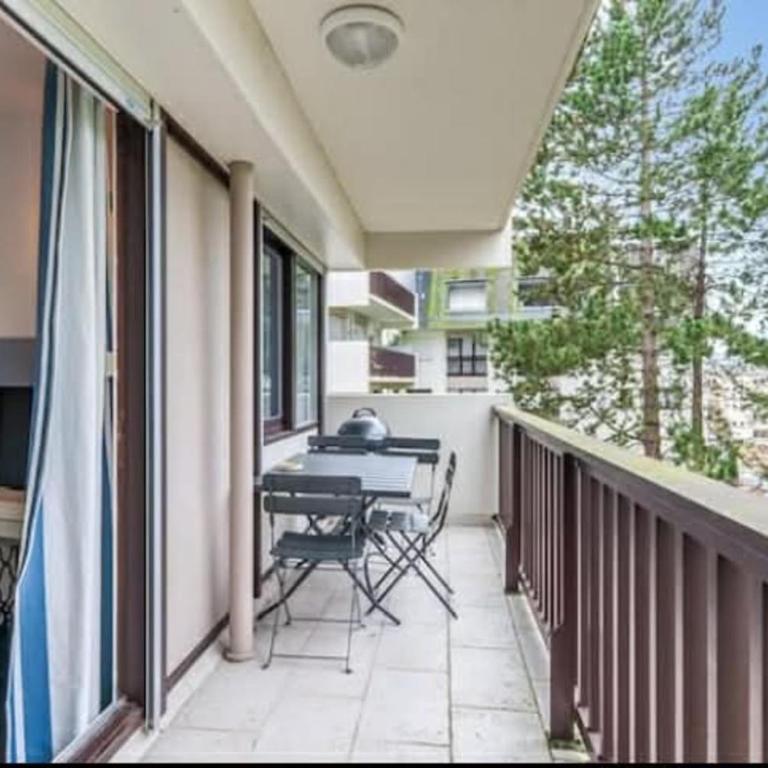 Swimming pool and view in Trouville-sur-Mer - Apartment - 11