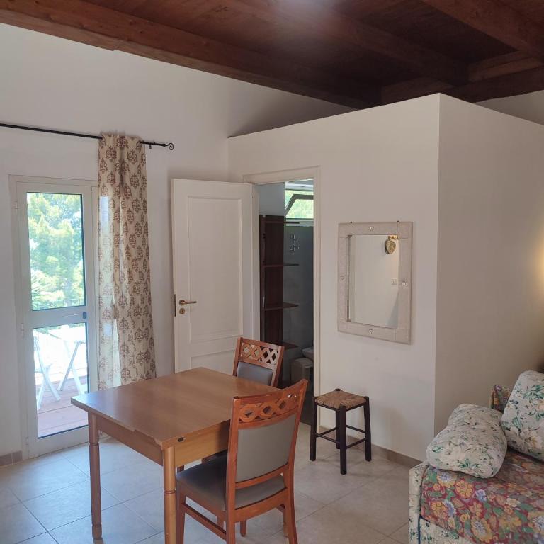 B&B Villa Nicoletta - Studio Apartment with Balcony - 5