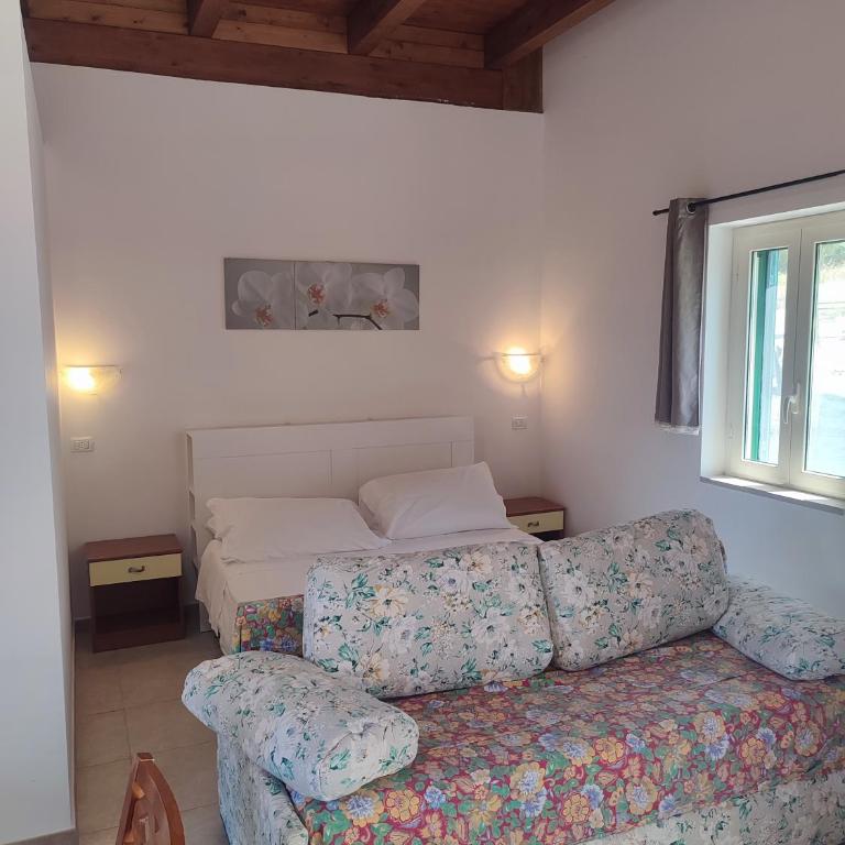 B&B Villa Nicoletta - Studio Apartment with Balcony - 7