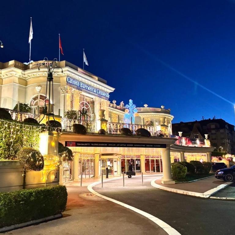 "Le Mogador" Plage & Casino à 2min - Maison de Vacances - 56