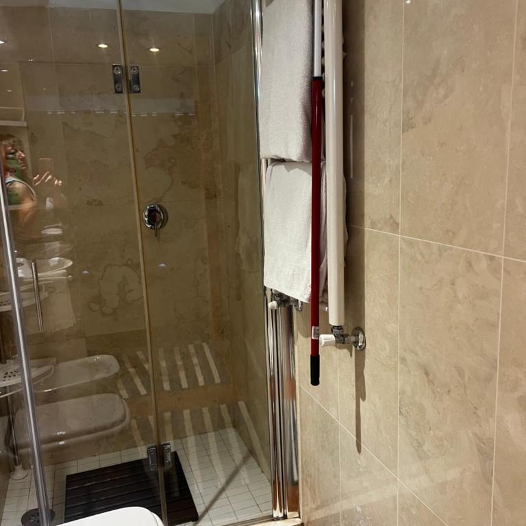 Studio Natalie - Camera Tripla con Bagno Privato - 16