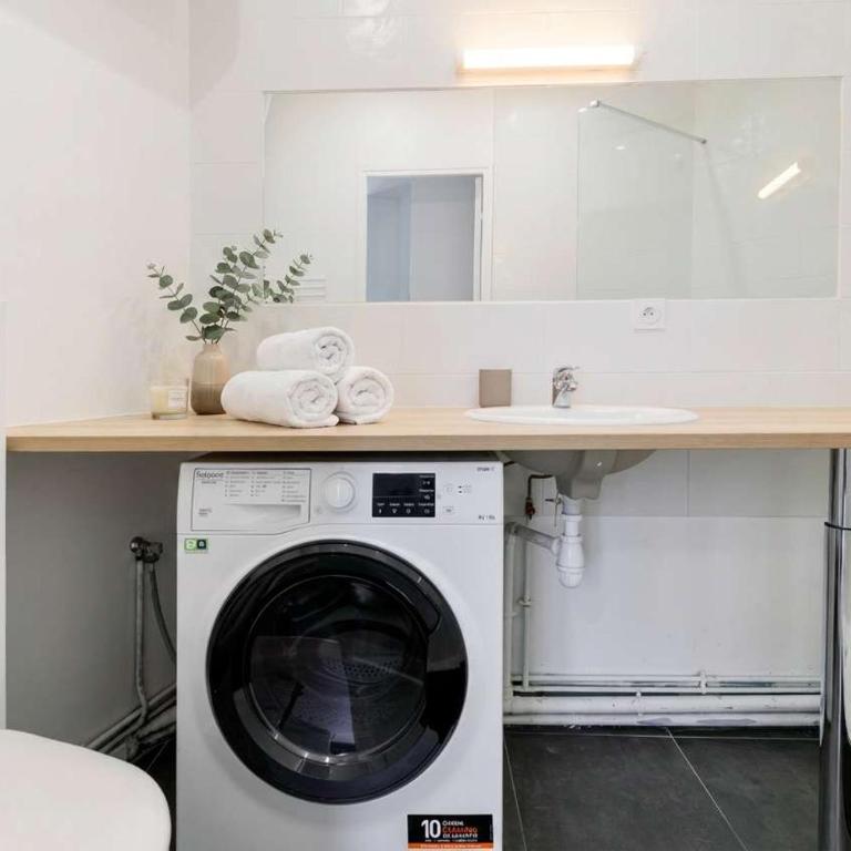FurtiveStay - Sentier - Ponceau 2 - One-Bedroom Apartment - 10