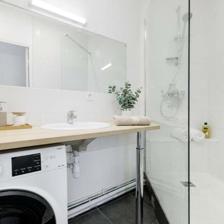 FurtiveStay - Sentier - Ponceau 2 - One-Bedroom Apartment - 12